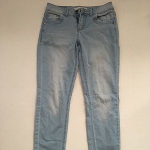 Light washed skinny jeans
